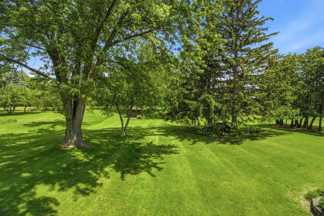 1102 S RIDGE LANE, Appleton, WI 54914