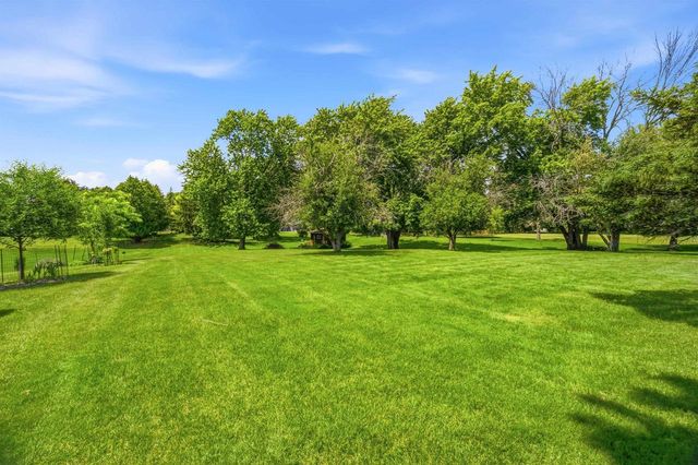 1102 S RIDGE LANE, Appleton, WI 54914