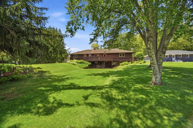 1102 S RIDGE LANE, Appleton, WI 54914