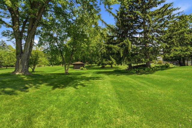 1102 S RIDGE LANE, Appleton, WI 54914