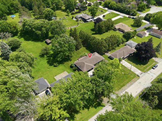 1102 S RIDGE LANE, Appleton, WI 54914