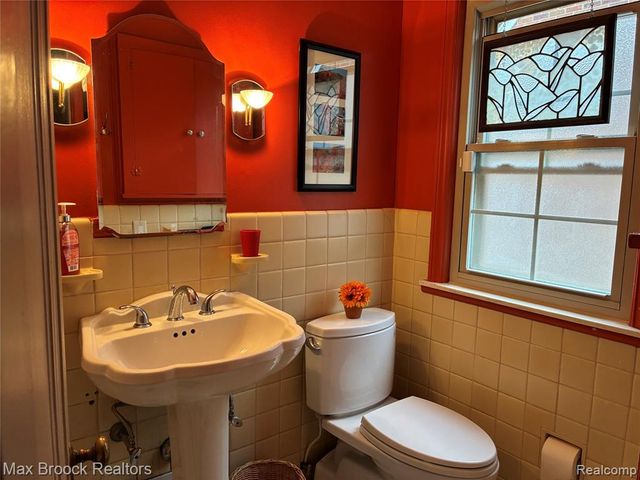17427 Quincy Street, Detroit, MI 48221