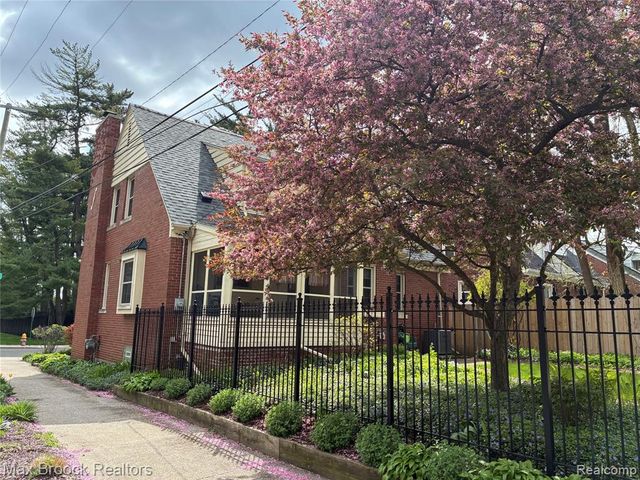 17427 Quincy Street, Detroit, MI 48221