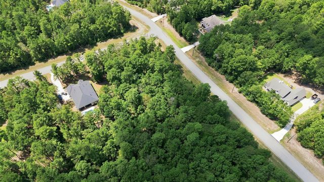 8-6-293 Stillwater Road, Huntsville, TX 77340