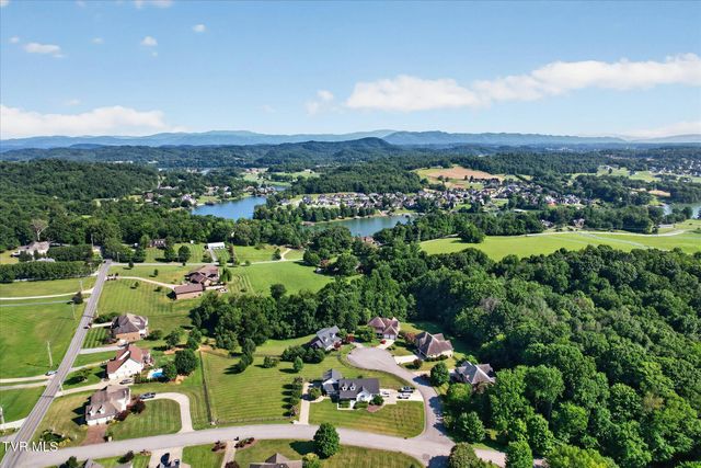 6822 Wildlife Circle, Piney Flats, TN 37686