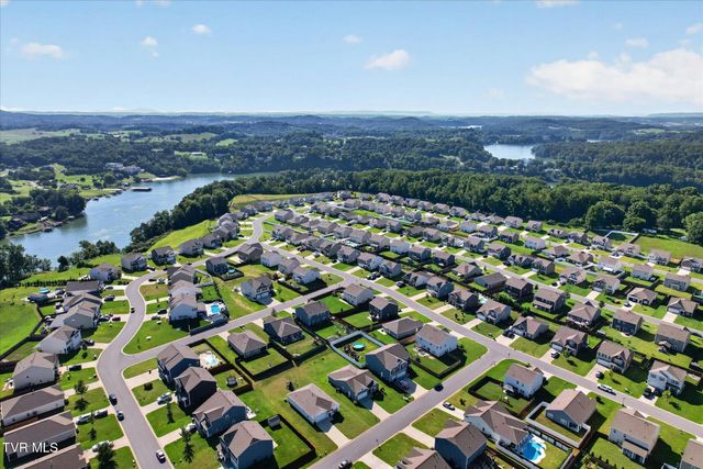 6822 Wildlife Circle, Piney Flats, TN 37686