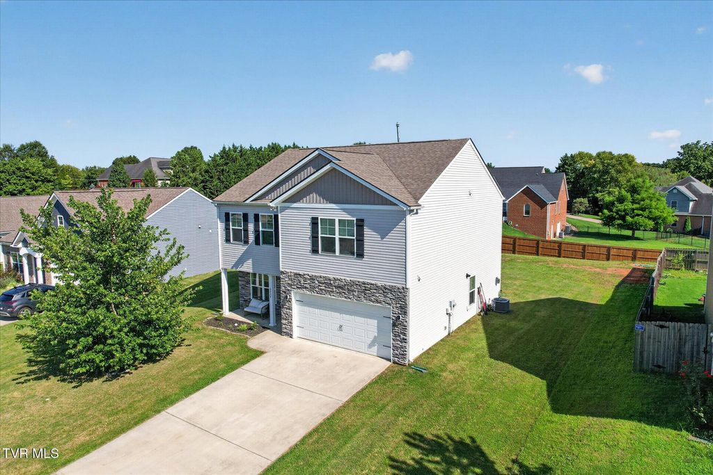 6822 Wildlife Circle, Piney Flats, TN 37686