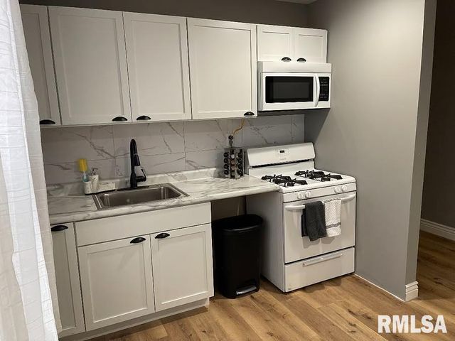 615 S English Avenue, Springfield, IL 62704