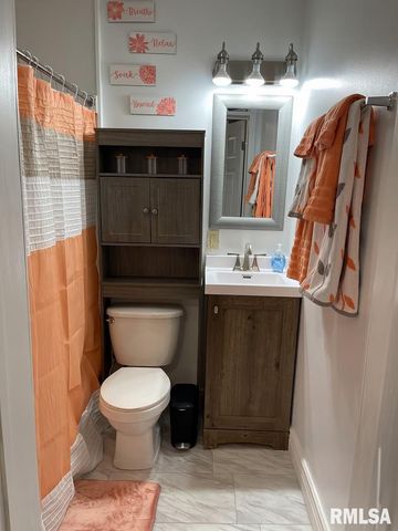 615 S English Avenue, Springfield, IL 62704