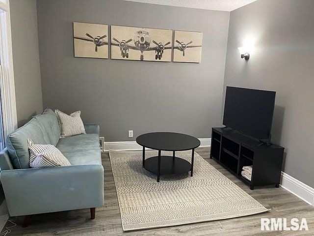 615 S English Avenue, Springfield, IL 62704