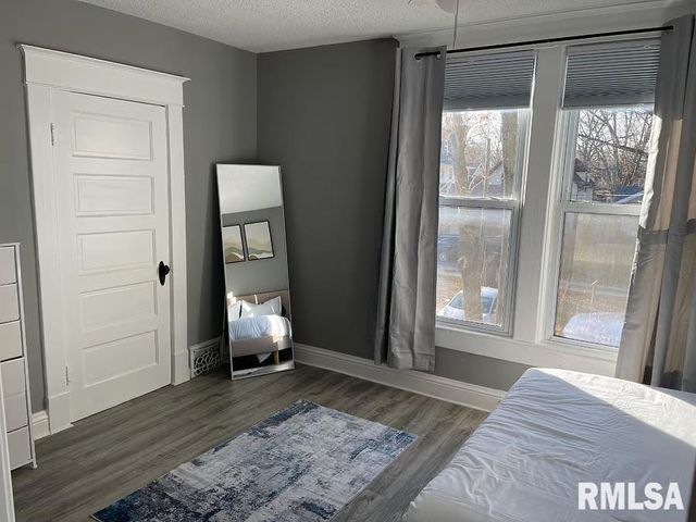 615 S English Avenue, Springfield, IL 62704