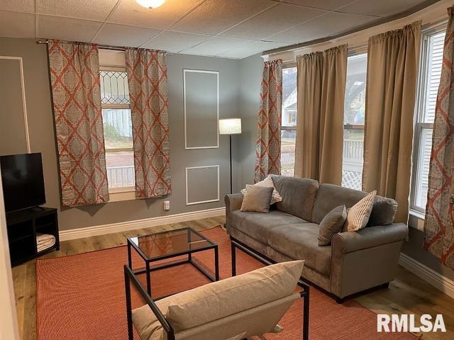 615 S English Avenue, Springfield, IL 62704