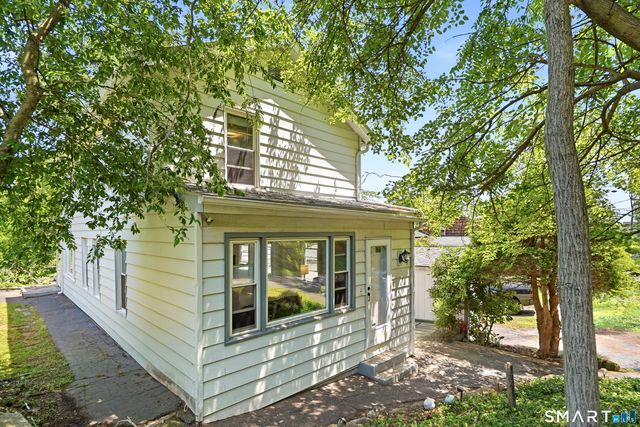 6 Beech Street, Ansonia, CT 06401