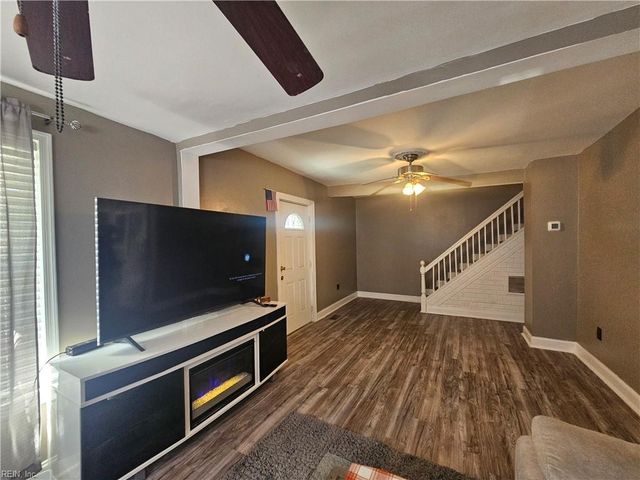 226 Maple AVE, Newport News, VA 23607