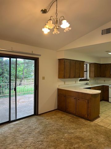 11 Kensington Drive, Conway, AR 72034