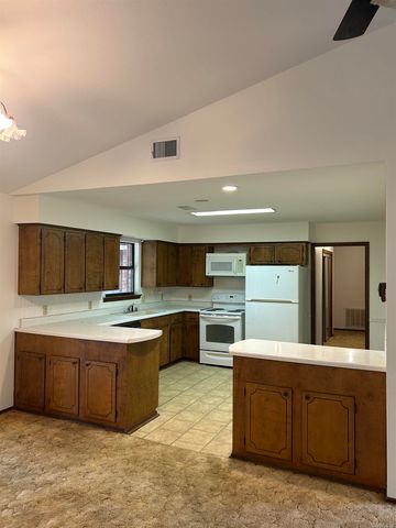 11 Kensington Drive, Conway, AR 72034