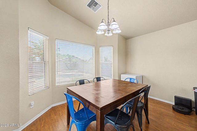 8401 W LAUREL Lane, Peoria, AZ 85345