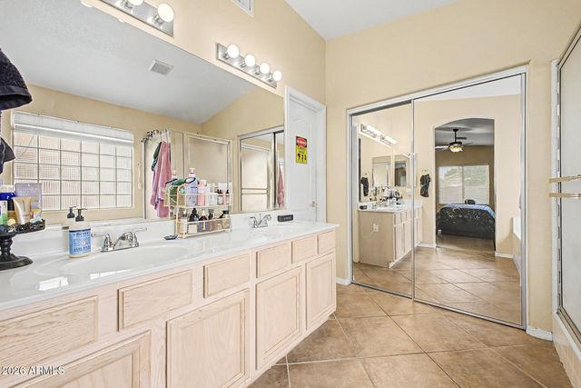 8401 W LAUREL Lane, Peoria, AZ 85345