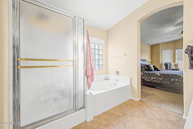 8401 W LAUREL Lane, Peoria, AZ 85345