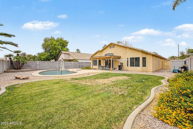8401 W LAUREL Lane, Peoria, AZ 85345