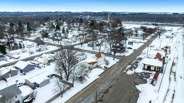 1104 S 4th Street, Oregon, IL 61061