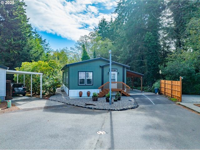 565 SHOREPINES Ct, Coos Bay, OR 97420