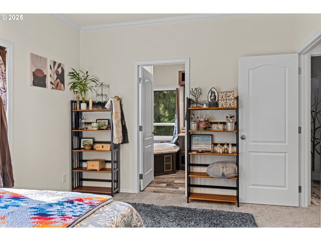 565 SHOREPINES Ct, Coos Bay, OR 97420