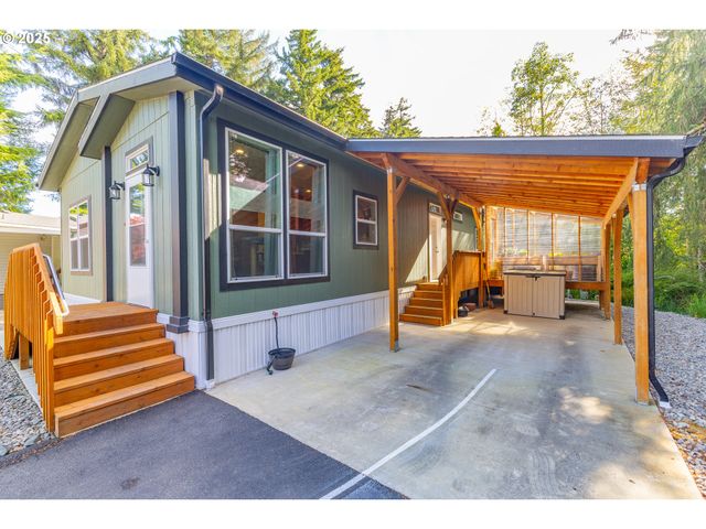 565 SHOREPINES Ct, Coos Bay, OR 97420