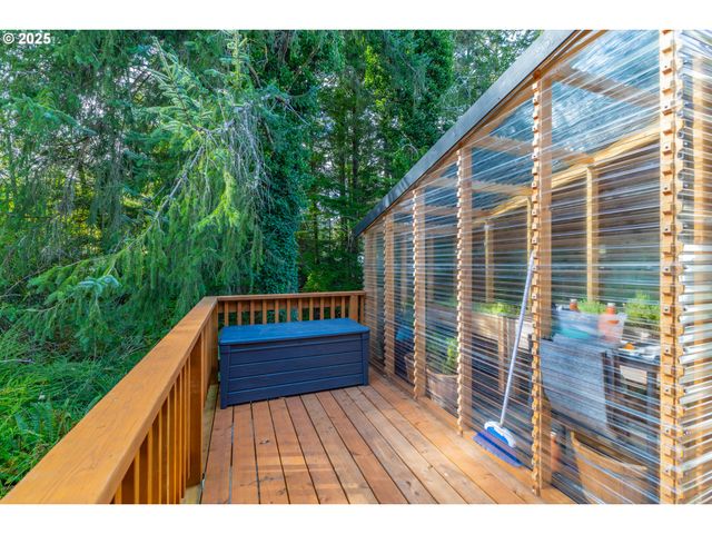 565 SHOREPINES Ct, Coos Bay, OR 97420
