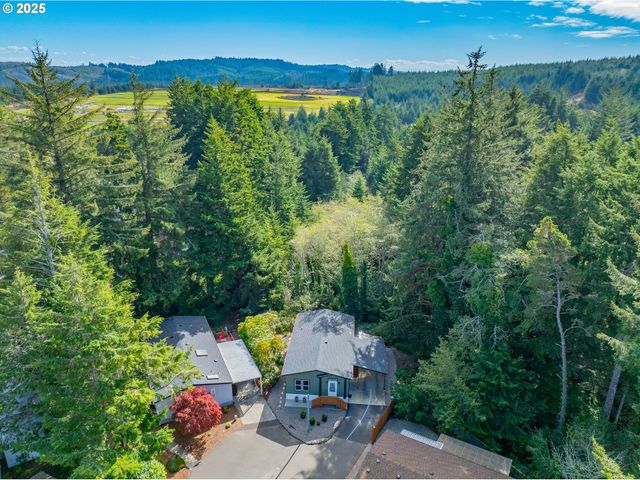 565 SHOREPINES Ct, Coos Bay, OR 97420