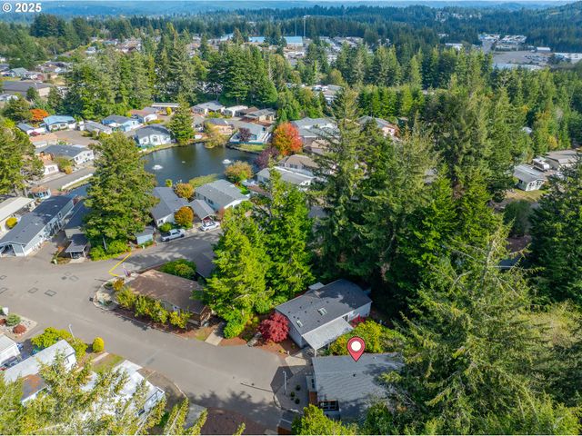 565 SHOREPINES Ct, Coos Bay, OR 97420