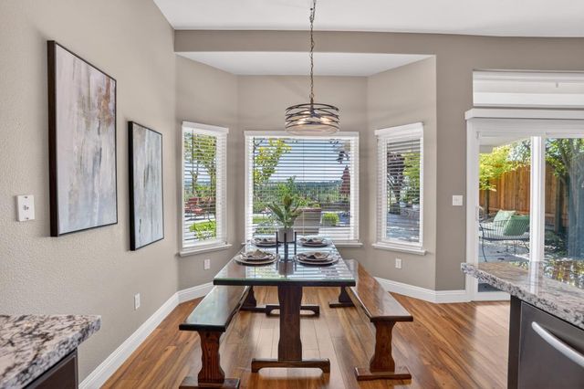 1973 Hunter Dr, Rocklin, CA 95765