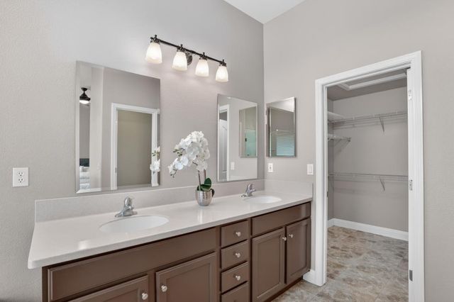 1973 Hunter Dr, Rocklin, CA 95765