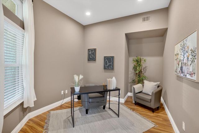 1973 Hunter Dr, Rocklin, CA 95765