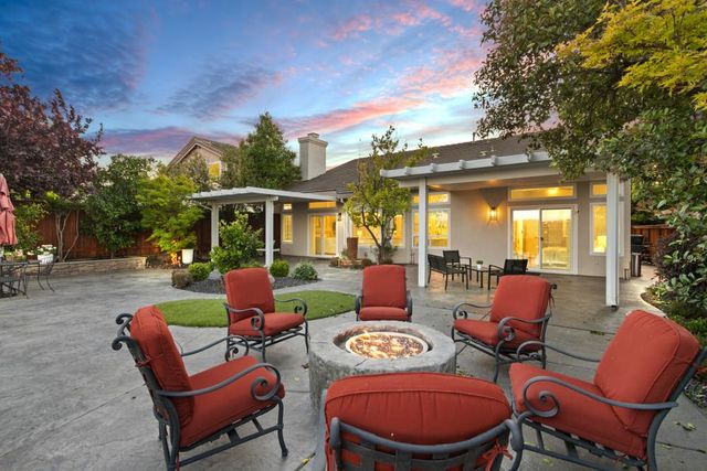 1973 Hunter Dr, Rocklin, CA 95765