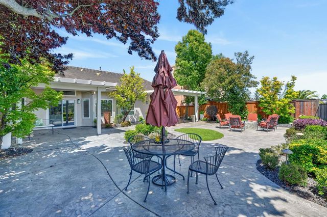 1973 Hunter Dr, Rocklin, CA 95765