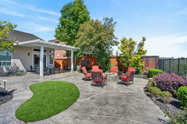 1973 Hunter Dr, Rocklin, CA 95765