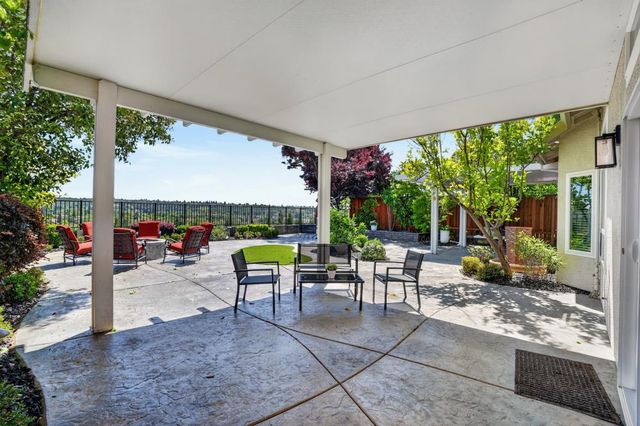 1973 Hunter Dr, Rocklin, CA 95765