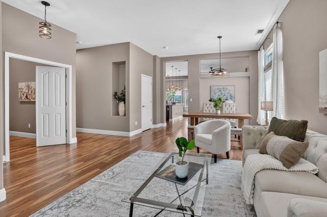 1973 Hunter Dr, Rocklin, CA 95765