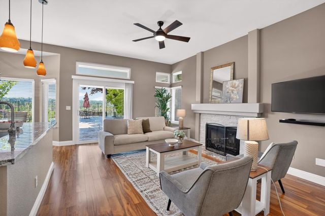 1973 Hunter Dr, Rocklin, CA 95765