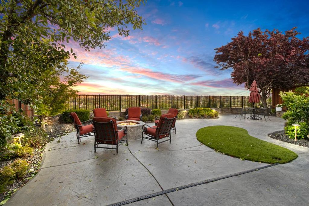 1973 Hunter Dr, Rocklin, CA 95765