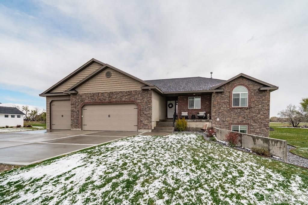 Image 1 of property listing at 440 N 3846 E, Rigby, ID 83442