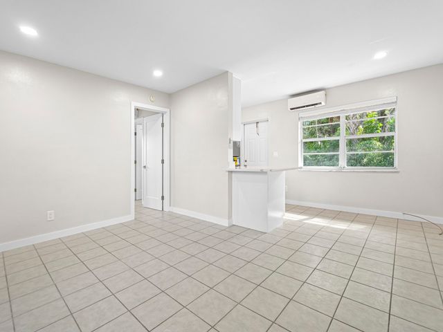 854 Bougainvillea Lane 3, Vero Beach, FL 32963