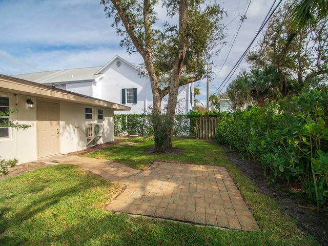 854 Bougainvillea Lane 3, Vero Beach, FL 32963
