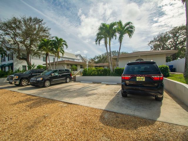 854 Bougainvillea Lane 3, Vero Beach, FL 32963