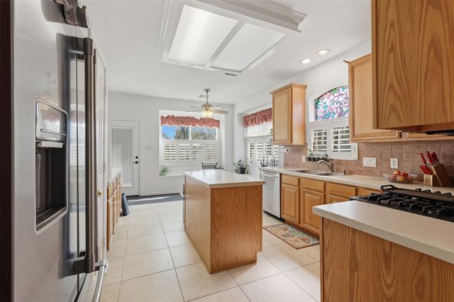 102 Wimberly Way, Conroe, TX 77385