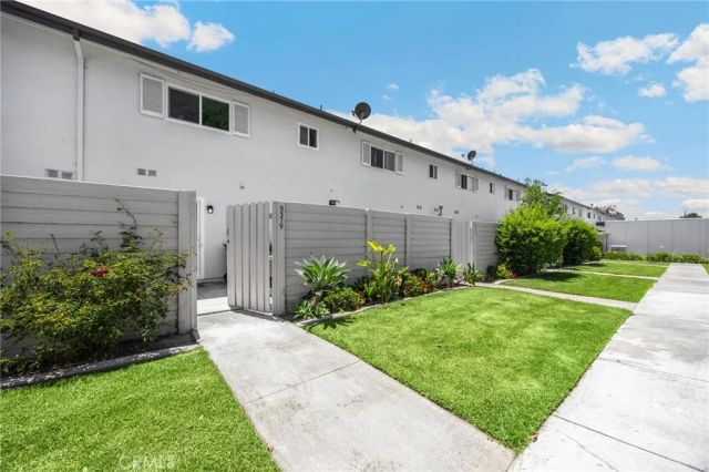 9579 Adams, Huntington Beach, CA 92646