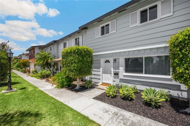 9579 Adams, Huntington Beach, CA 92646