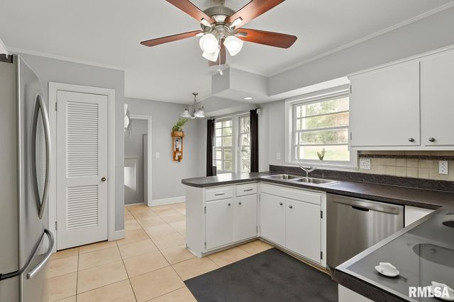 2552 37th Avenue, Rock Island, IL 61201