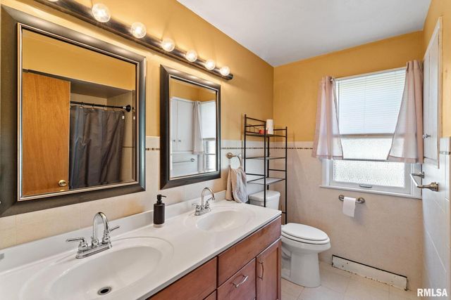 2552 37th Avenue, Rock Island, IL 61201